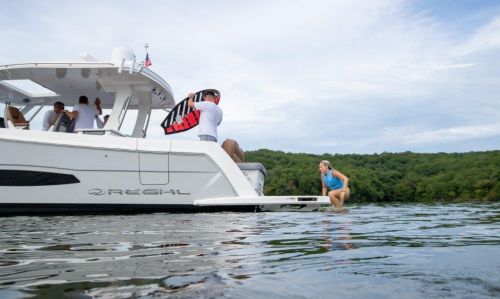 Regal 38 Surf