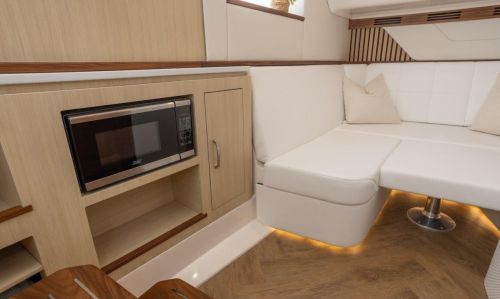 Regal 43 SAV