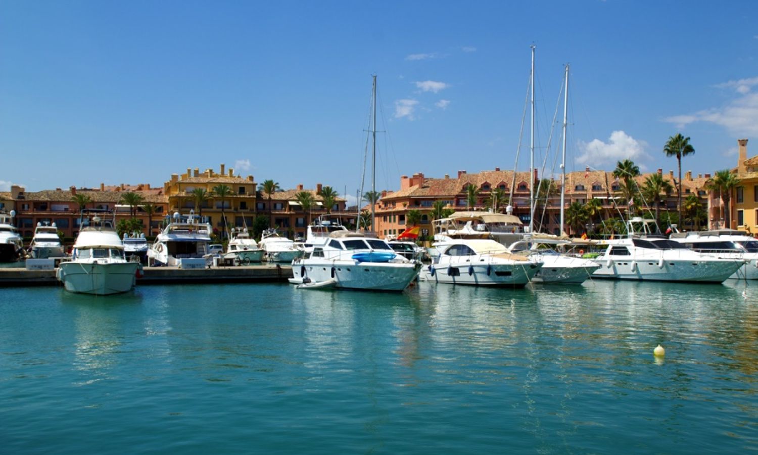 EXPOSICIÓN y PRUEBAS en Puerto Deportivo de Sotogrande