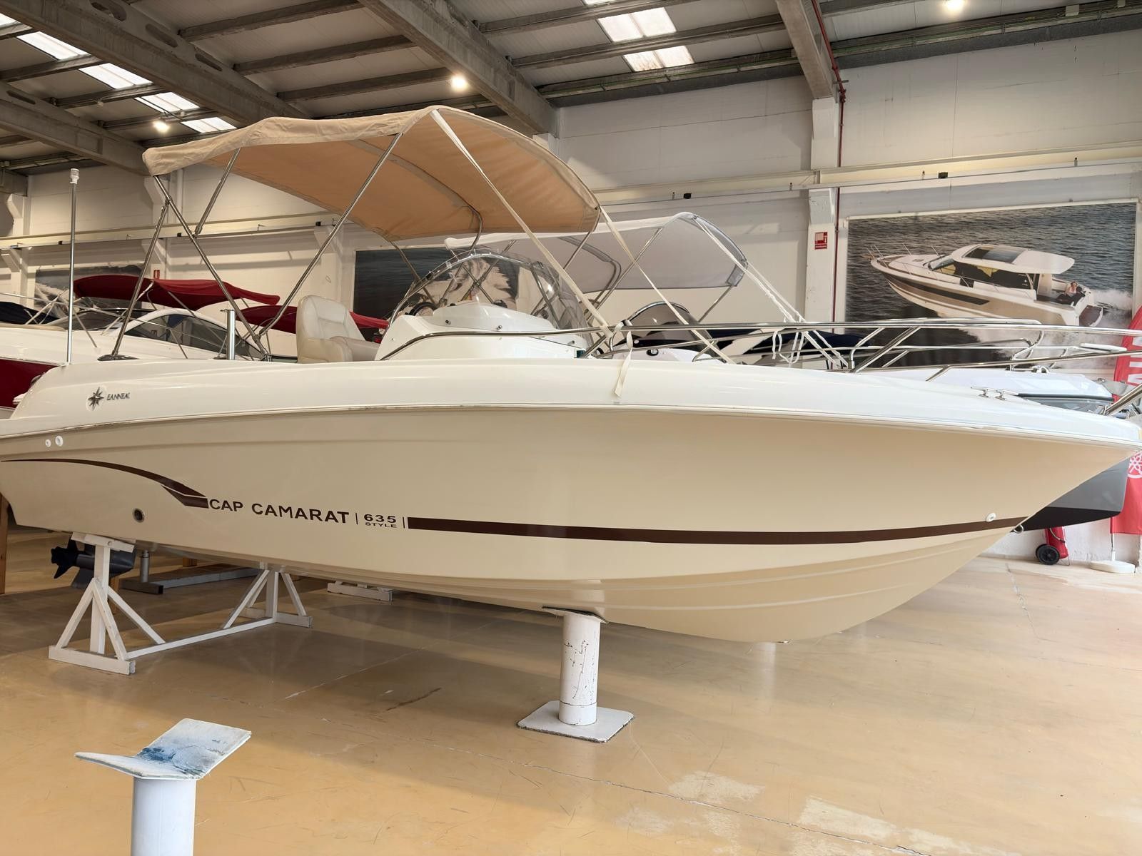 JEANNEAU CAP CAMARAT 635 STYLE