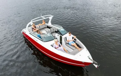 Four Winns H6 Surf Pack