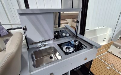 QUICKSILVER ACTIV 905 WEEKEND