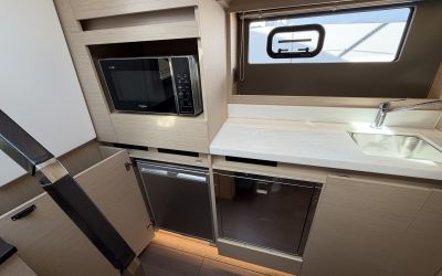 JEANNEAU DB 43 IB