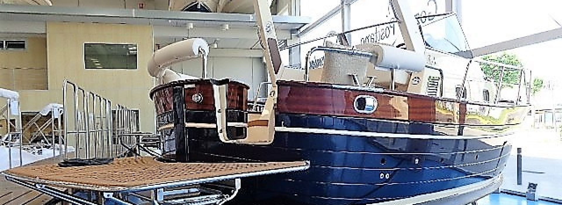 AMPLIAMOS NUESTRA OFERTA CON EL CANTIERE GOZZO POSITANO