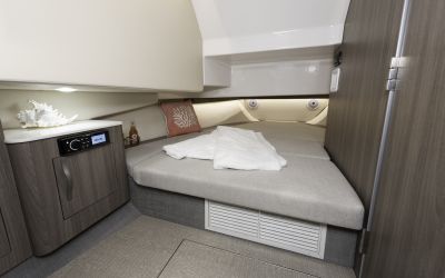 Regal 33 SAV