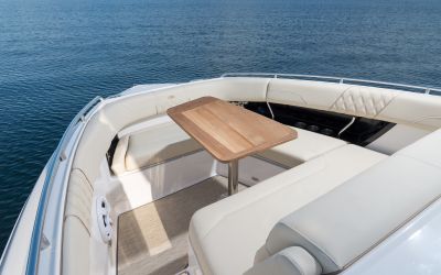 Regal 33 SAV