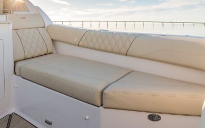 Regal 33 SAV