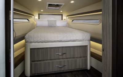 Regal 38 XO
